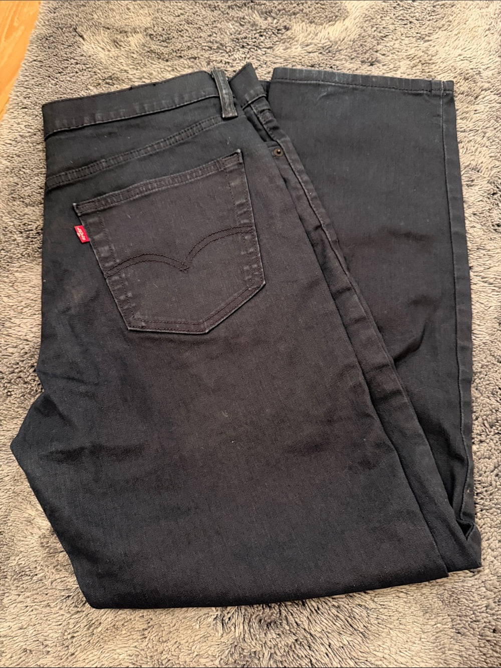 Levi’s  Men’s 33x30 dark denim blue wash jeans. Knew without tags.